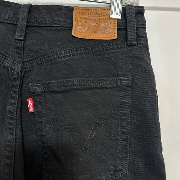 Levi’s Ribcage Jeans - Picture 4 of 5